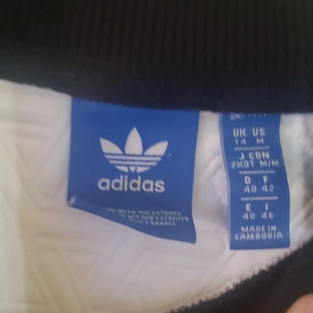 Adidas‎ Medium Sweatshirt - Picture 2 of 3